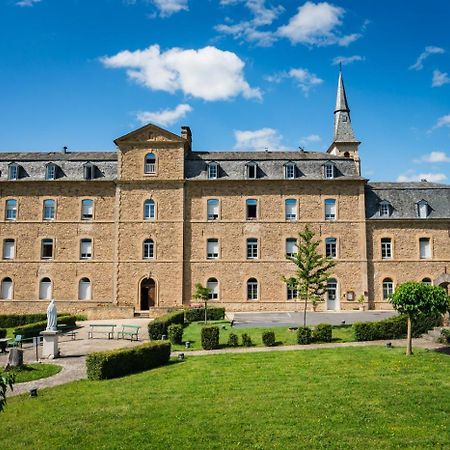 فندق Accueil Du Couvent De Malet Saint-Côme-dʼOlt المظهر الخارجي الصورة